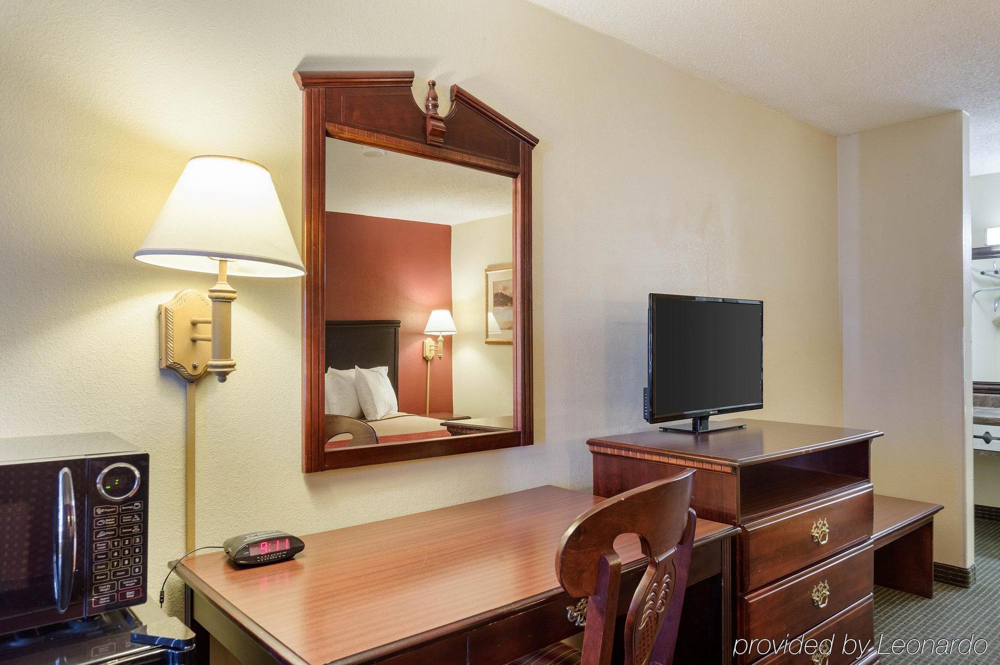 Rodeway Inn West Memphis Extérieur photo