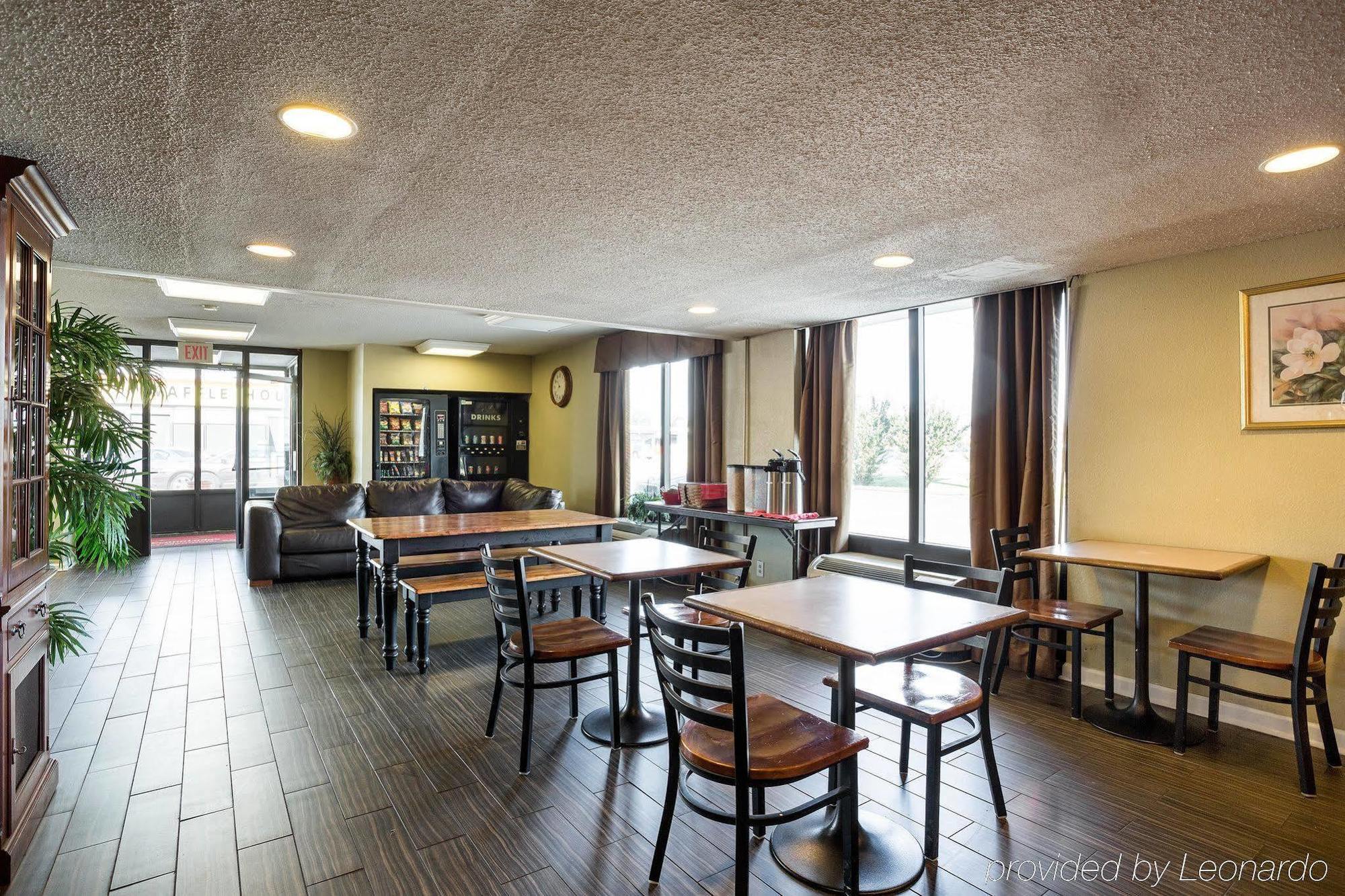 Rodeway Inn West Memphis Extérieur photo