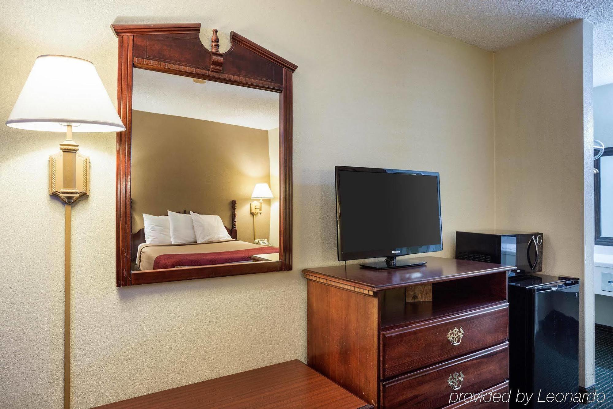 Rodeway Inn West Memphis Extérieur photo