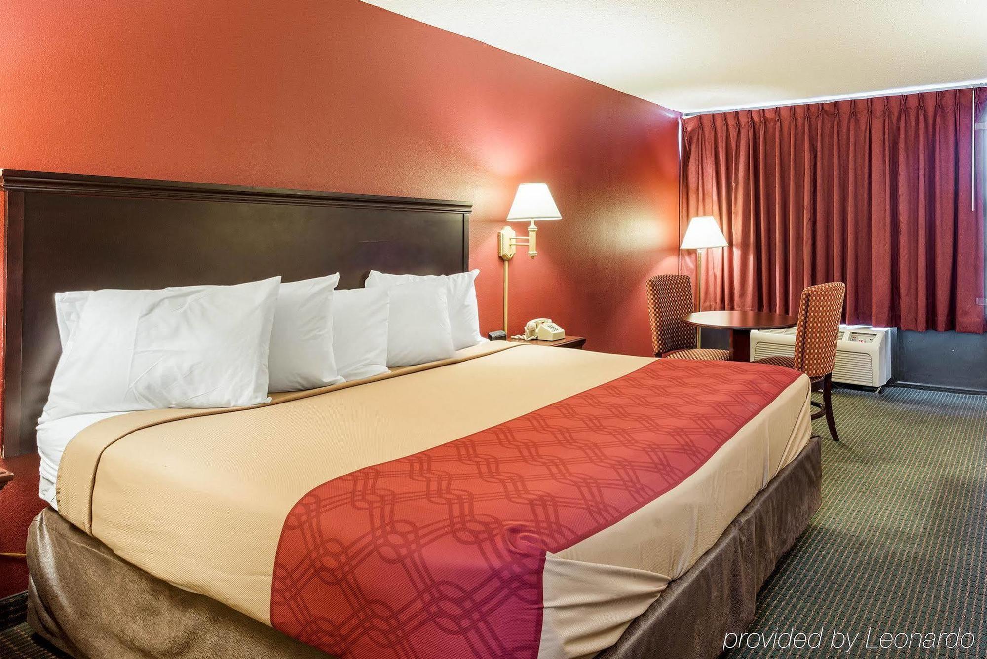 Rodeway Inn West Memphis Extérieur photo