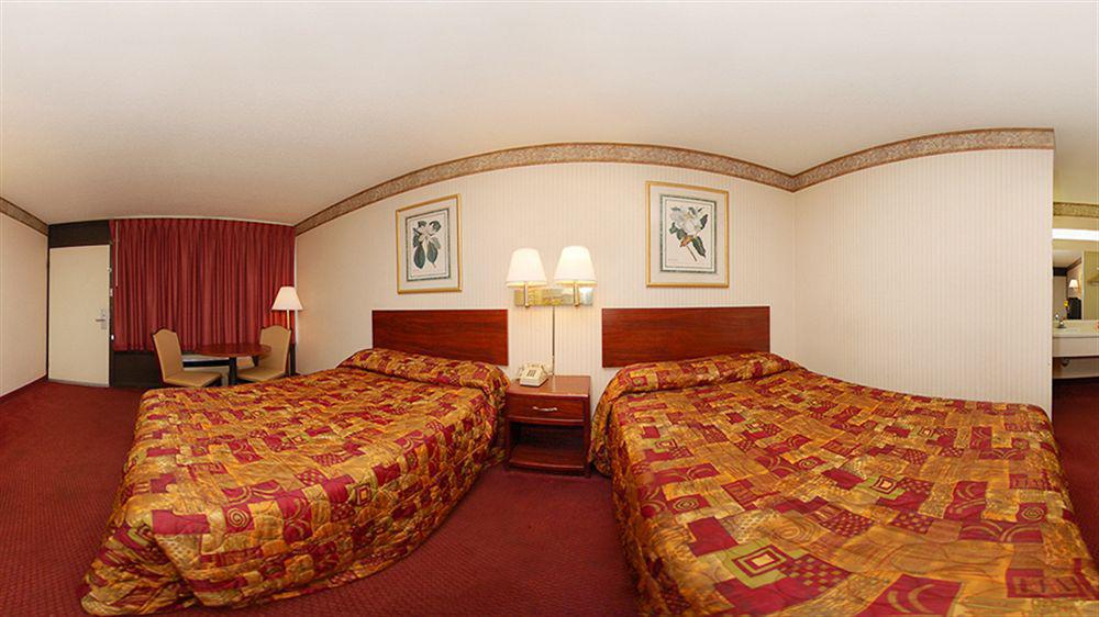 Rodeway Inn West Memphis Extérieur photo
